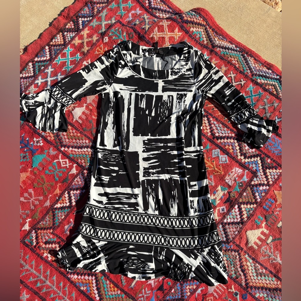 Bcbgmaxazria Monochrome Patterned Shift Dress - image 1